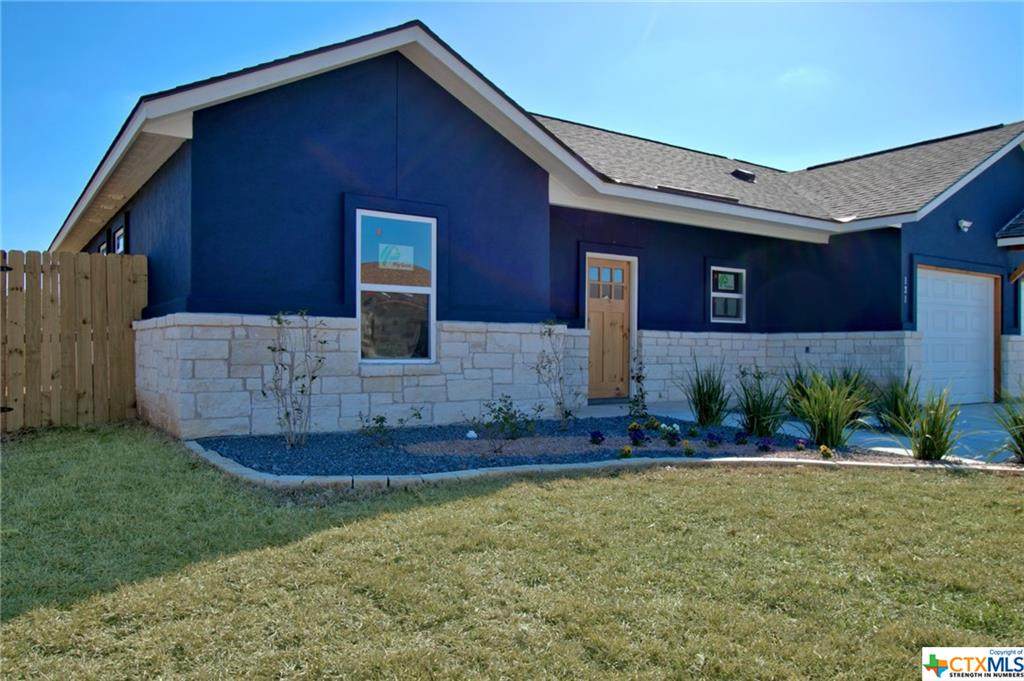 131 Navarro Crossing - Photo 1