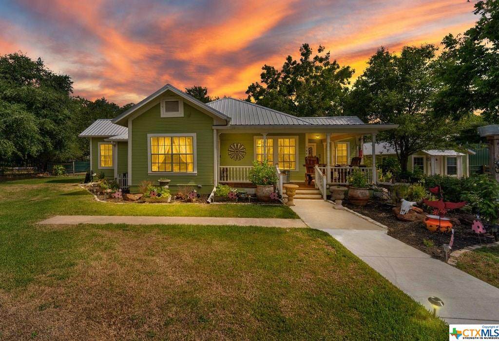 584 Austin Street - Photo 1