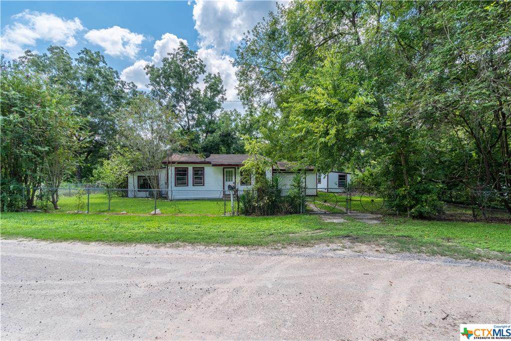 725 County Road 90B - Photo 1