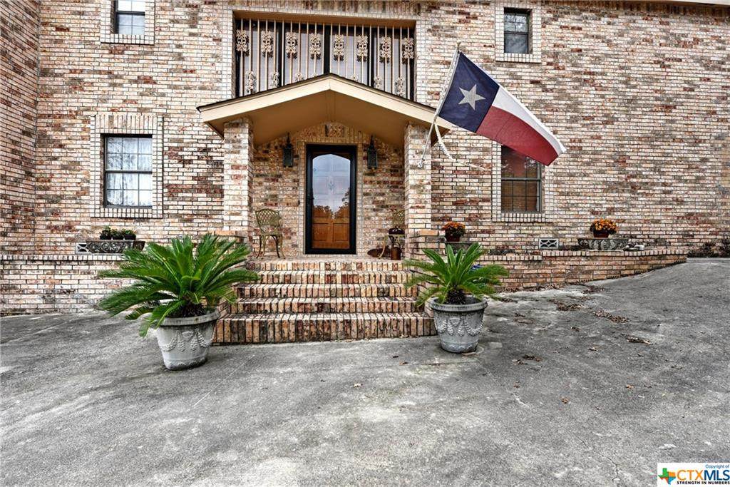 209 Trails End - Photo 1
