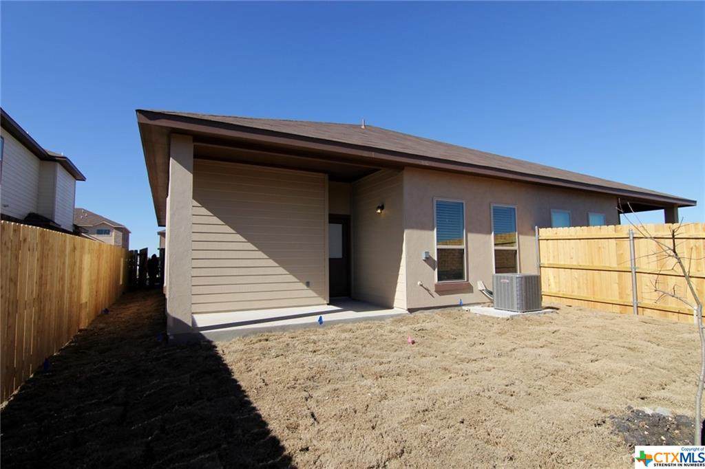 306 Creekside Curve - Photo 1