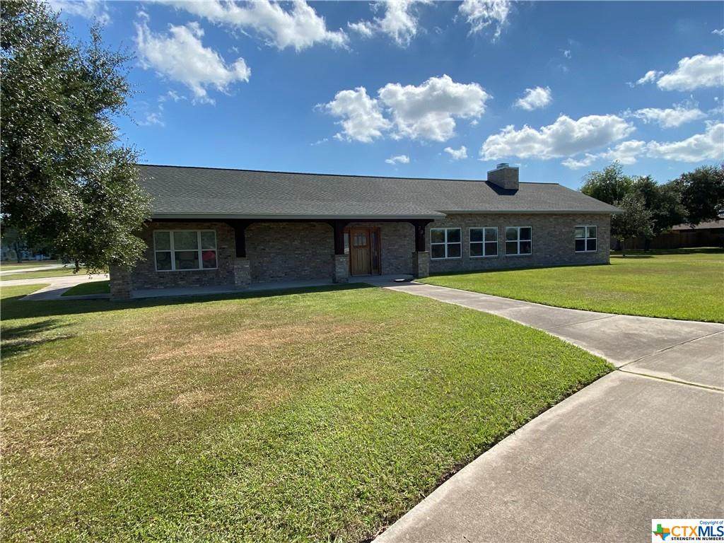 705 Oak Street - Photo 1