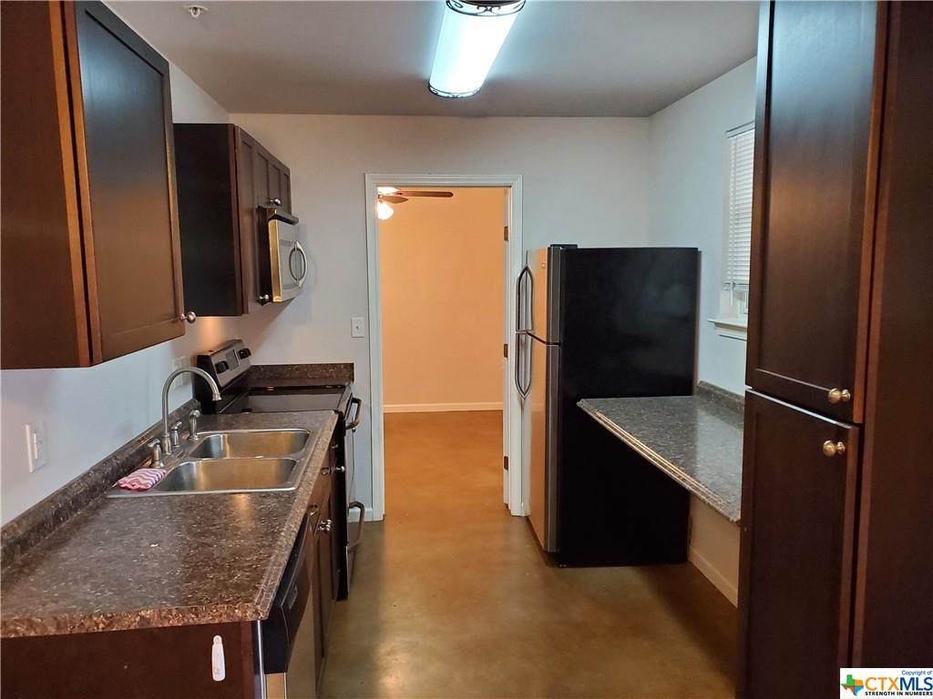 1037 Court Street - Photo 1