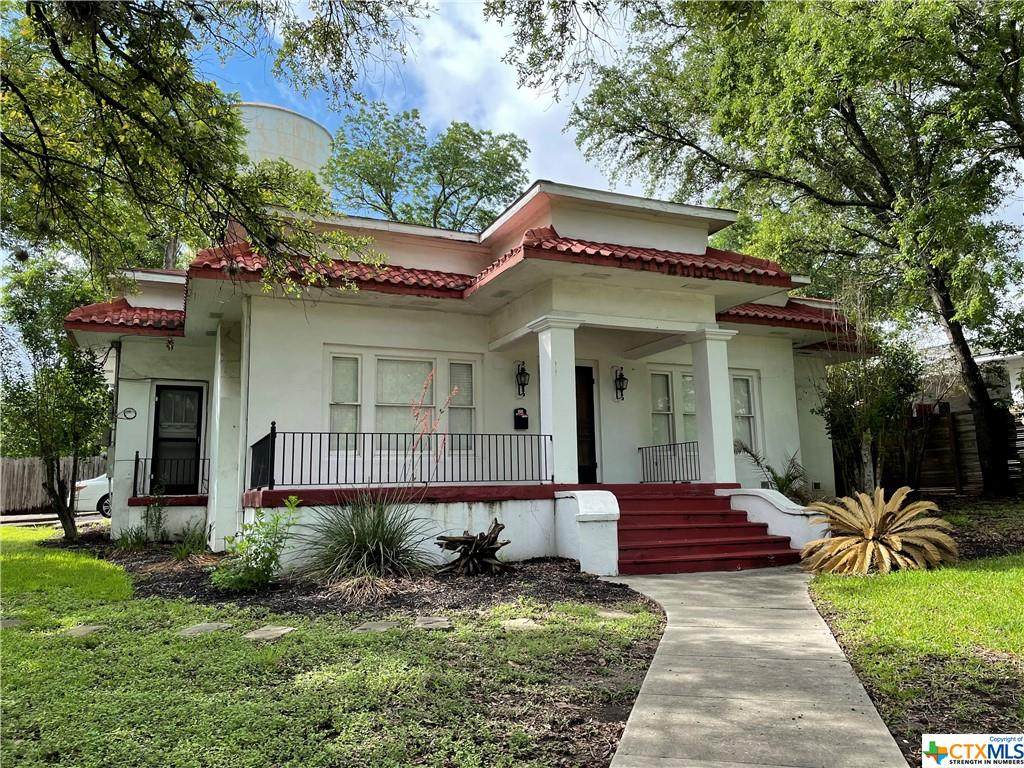 1009 Stonewall - Photo 1