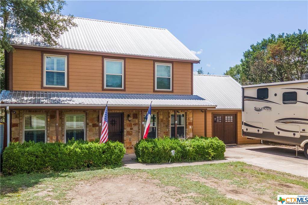 1503 Lakeview Drive - Photo 1