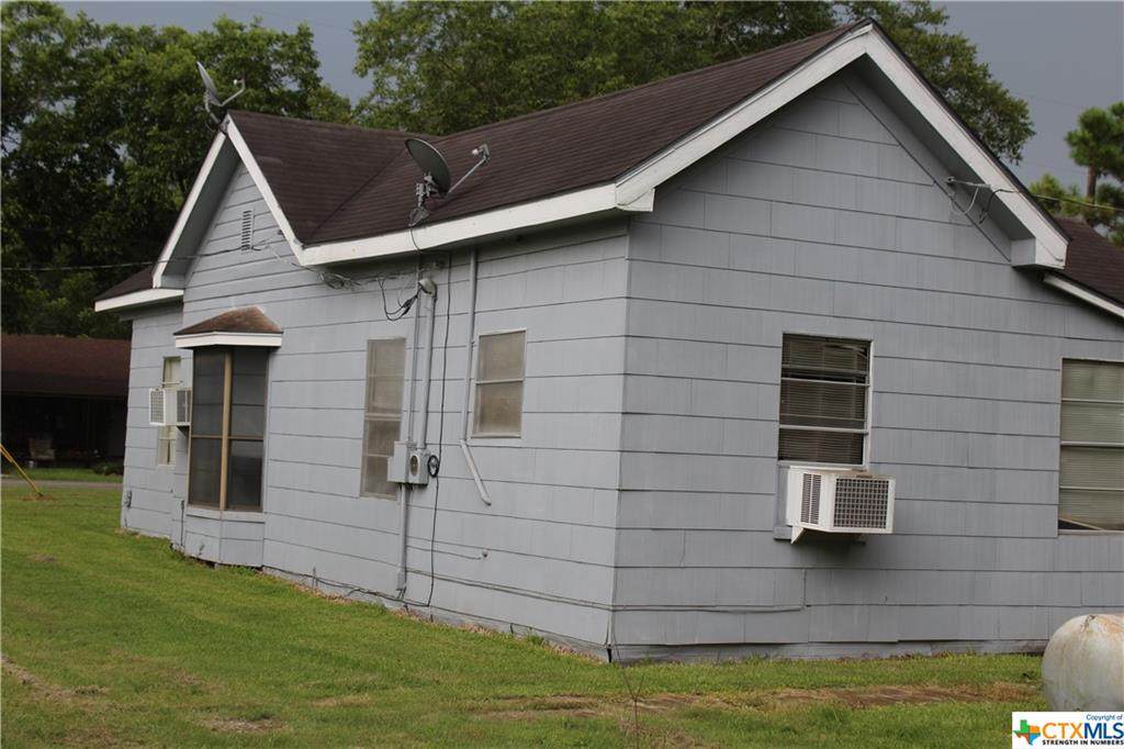 700 Arnim - Photo 1