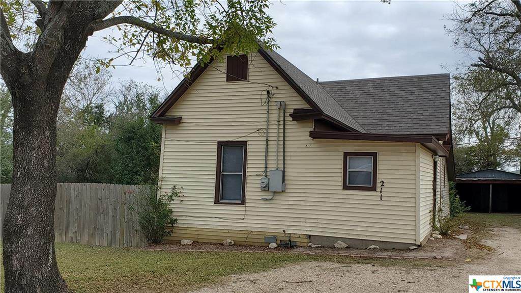211 24th Street - Photo 1
