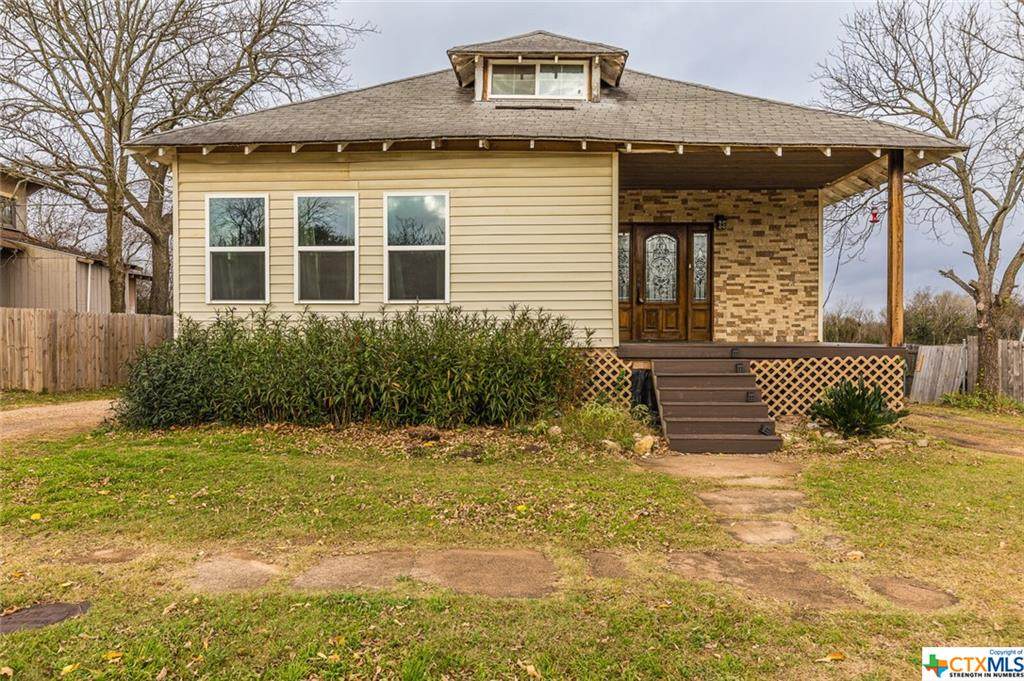 604 Avenue G - Photo 1