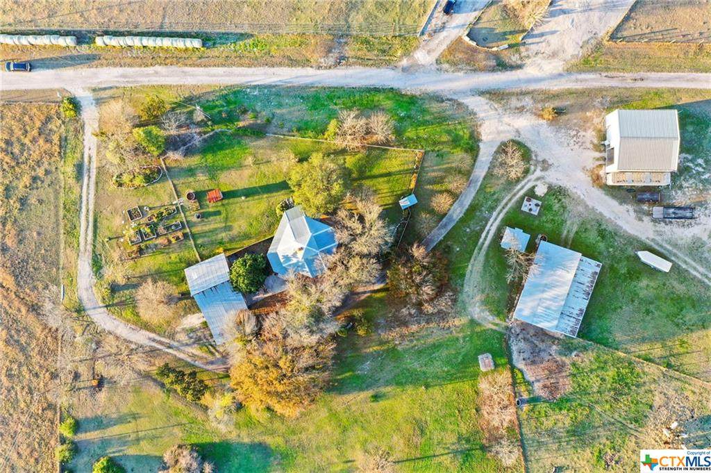 330 Private Road 915 - Photo 1