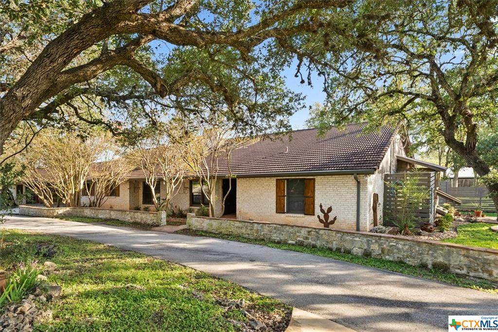 420 Oakwood Loop - Photo 1