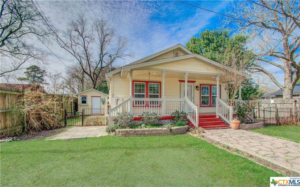 210 Live Oak Street - Photo 1
