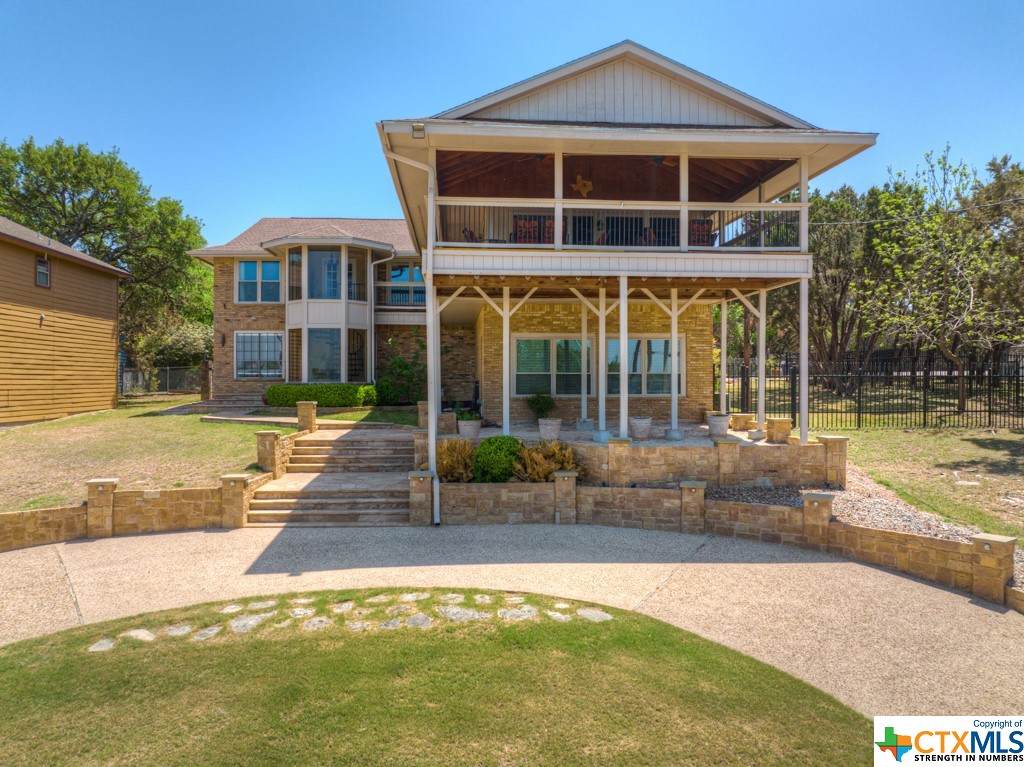 1464 Lakeside Drive - Photo 1