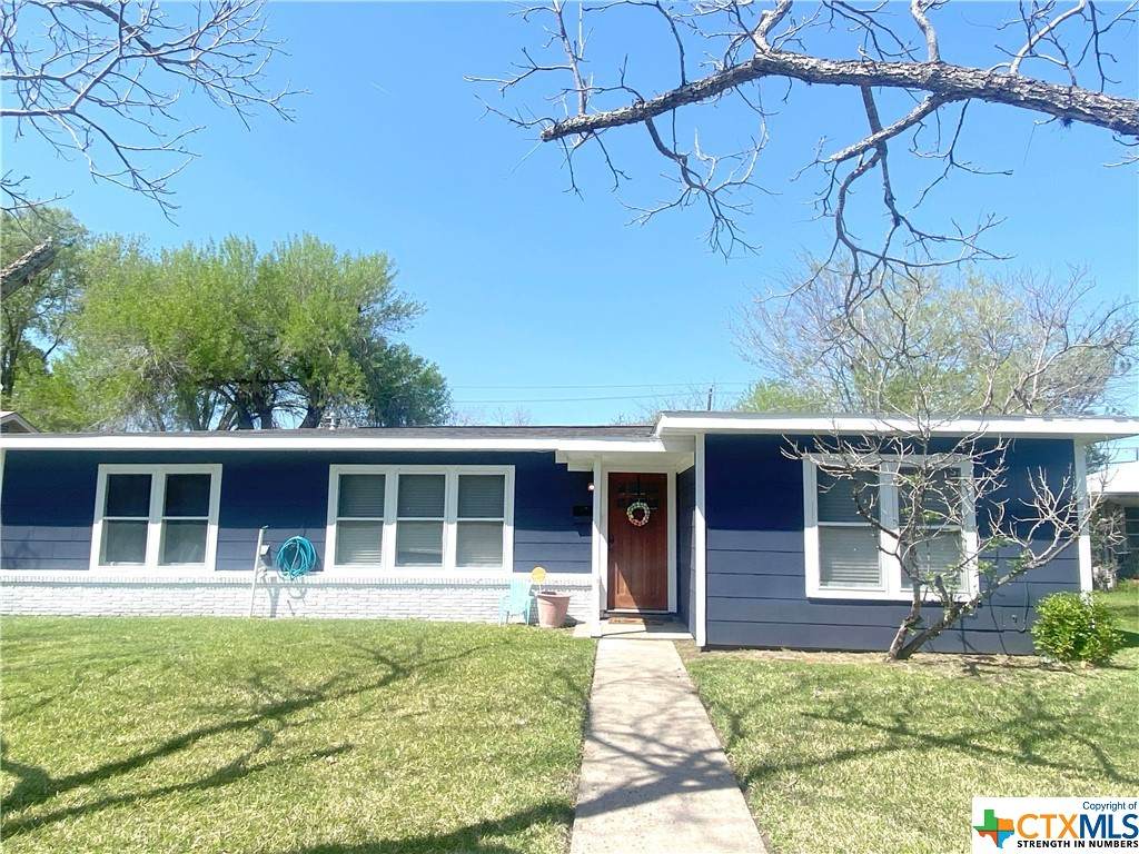 403 Lariat Lane - Photo 1
