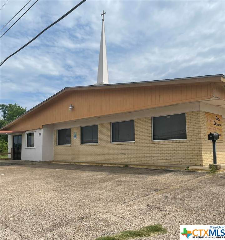 112 Hallmark Avenue - Photo 1