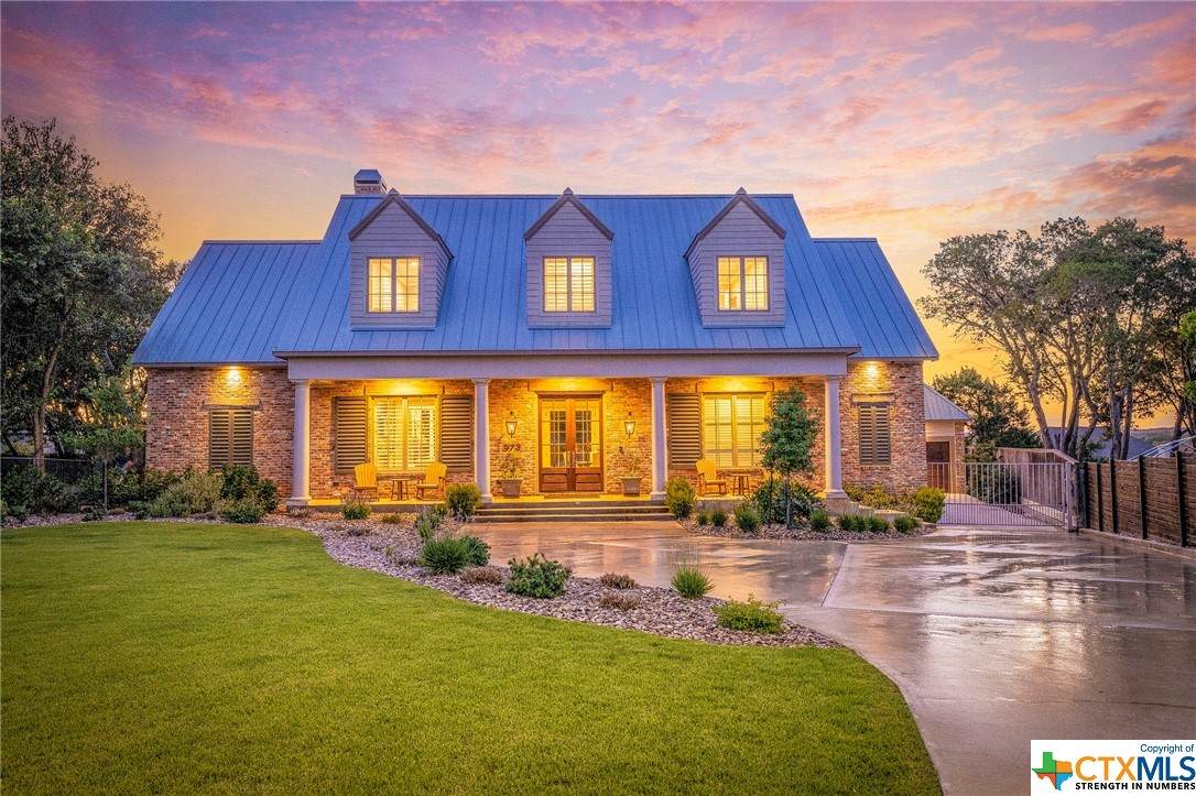 573 Lakeview Circle - Photo 1