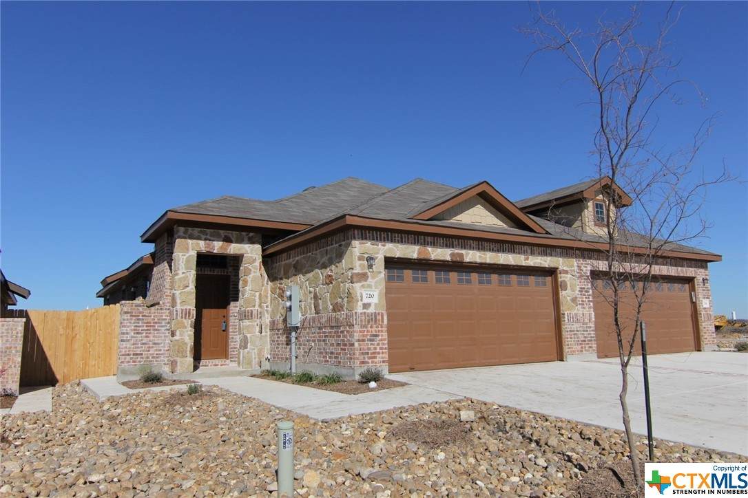 720 Creekside Circle - Photo 1