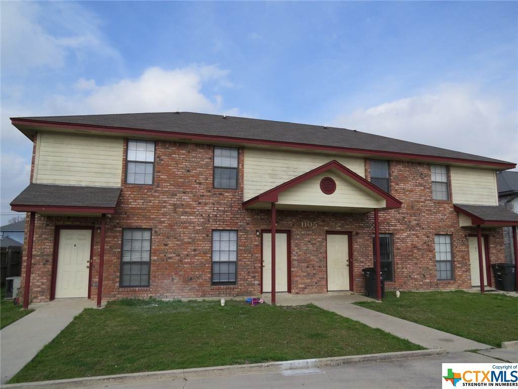 1105 Leslie Circle - Photo 1
