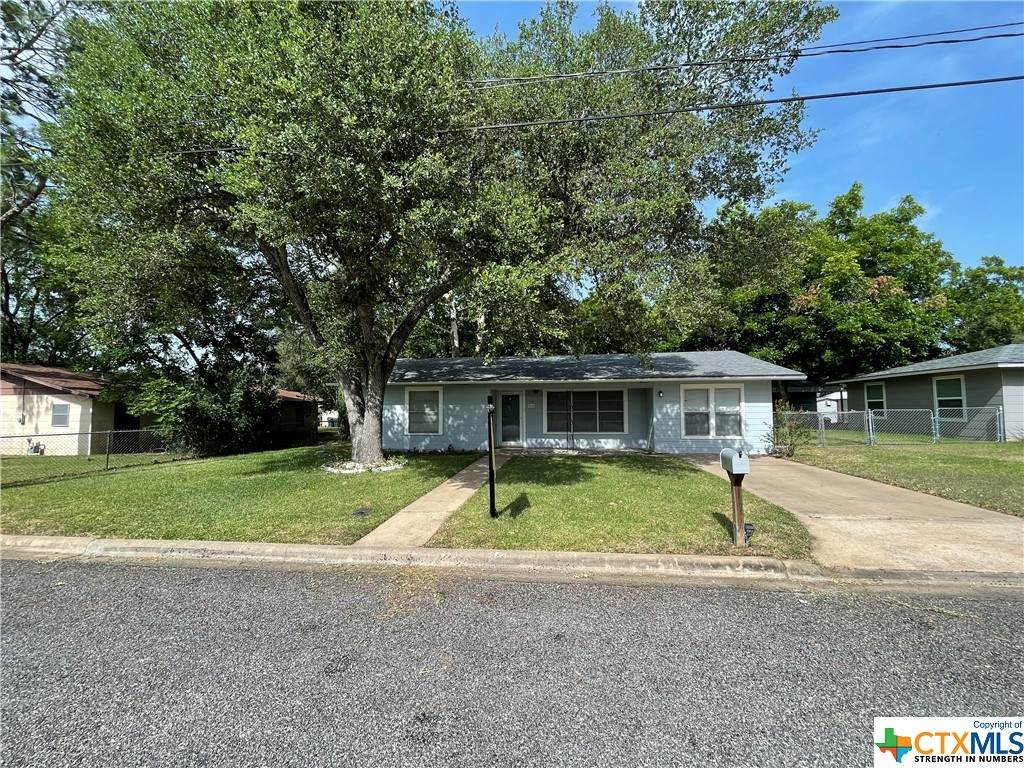 916 Welhausen Avenue - Photo 1