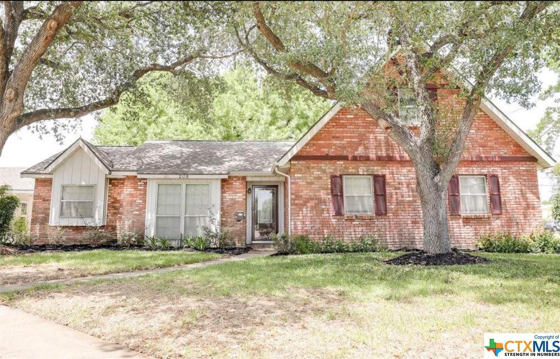 208 Crescent Drive - Photo 1