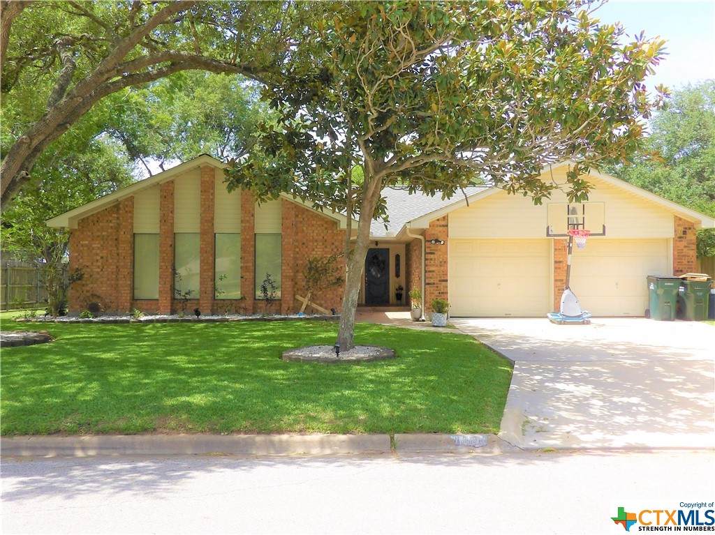 217 Westview - Photo 1