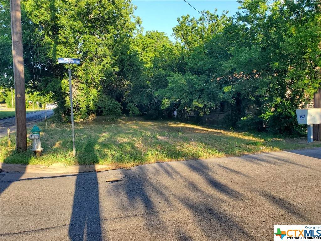 805 16th Street - Photo 1