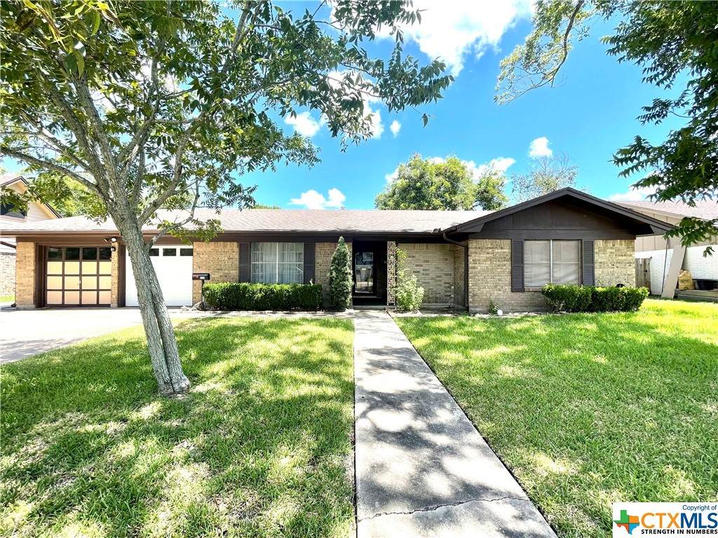 202 Tanglewood Drive - Photo 1