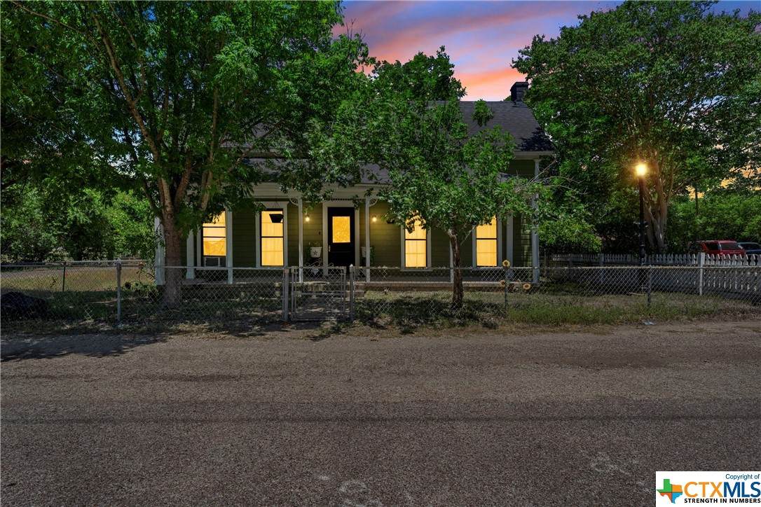 124 Pine Street - Photo 1