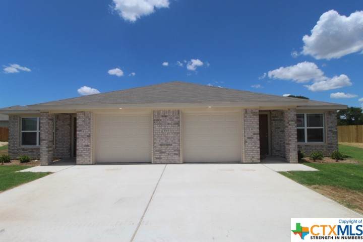 1705 Montell Street - Photo 1