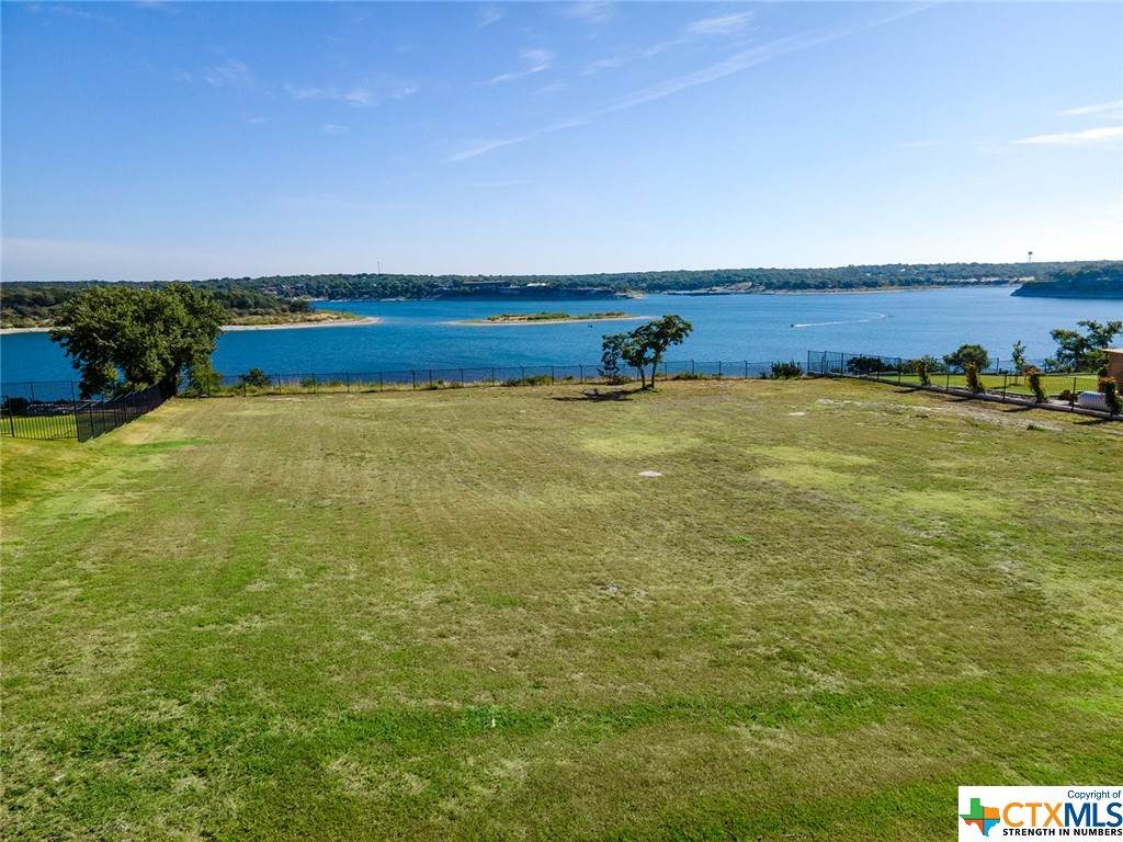 543 Kings Cove - Photo 1