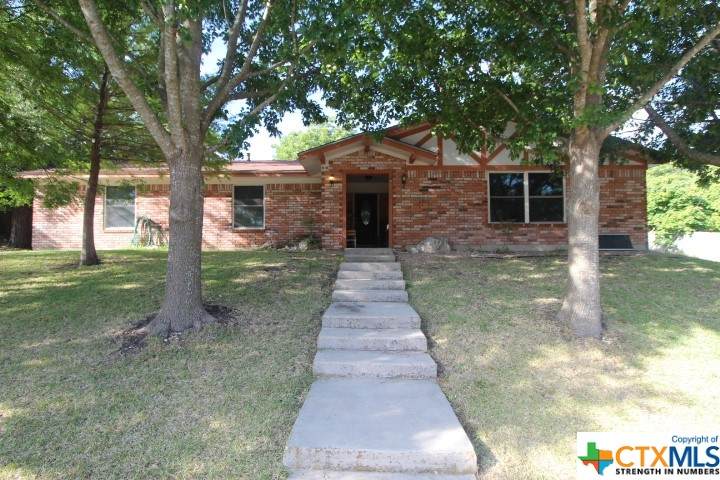 616 Manning Drive - Photo 1