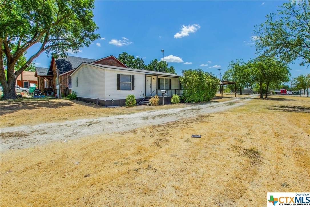 1704 Saunders Street - Photo 1