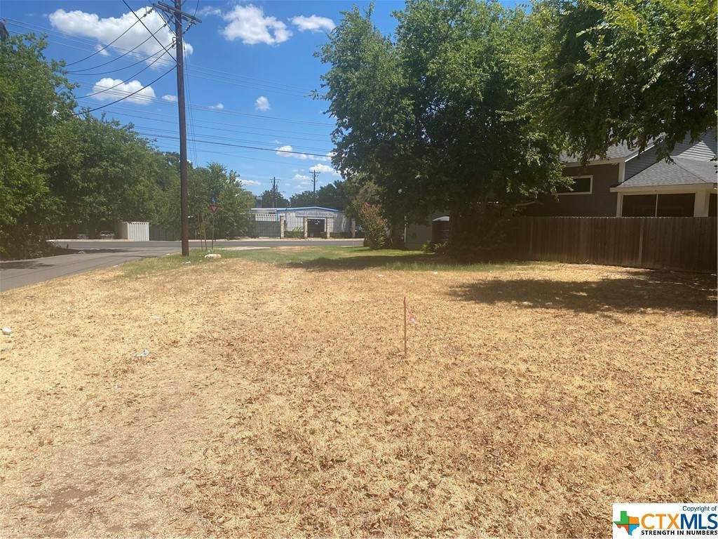 1001 Railroad Street - Photo 1
