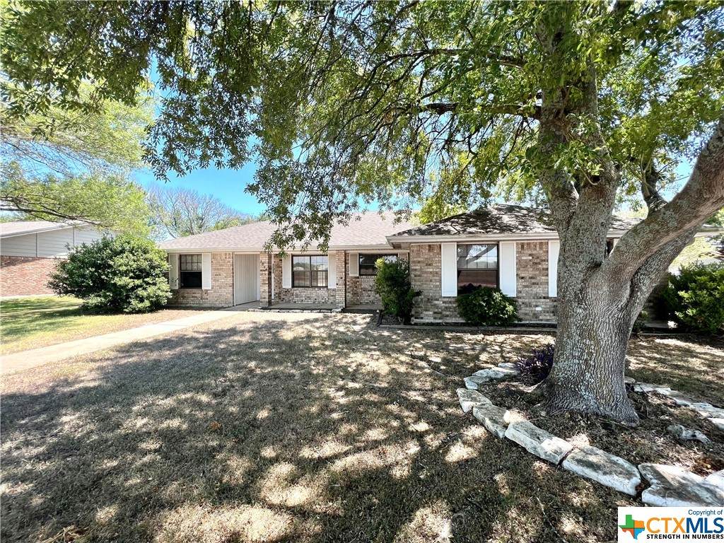 1018 Center Street - Photo 1