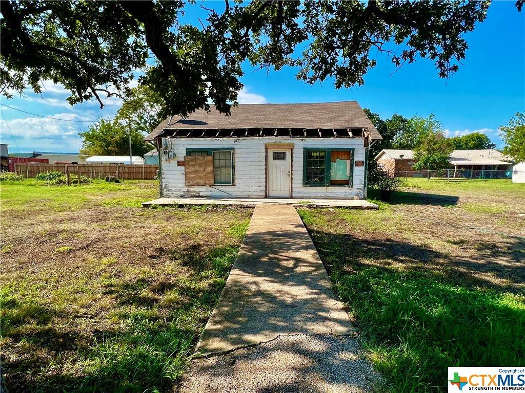 209 W. Live Oak Street - Photo 1