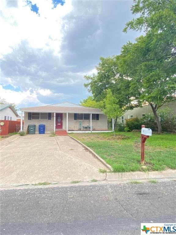 206 Meggs Boulevard - Photo 1