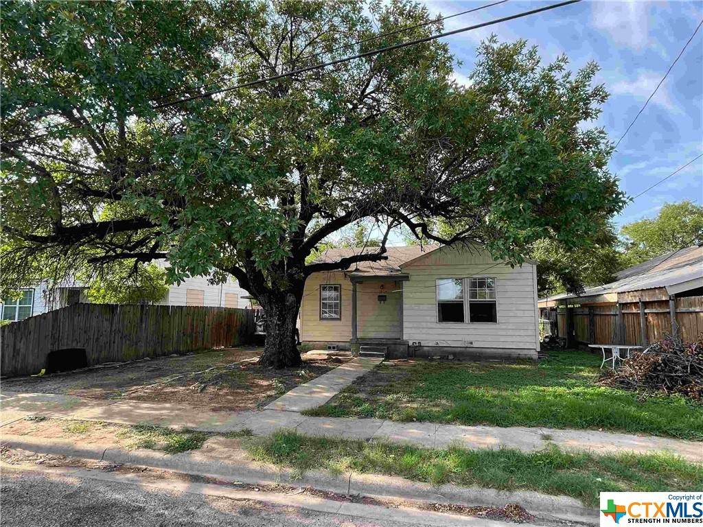 1914 Waco Street - Photo 1