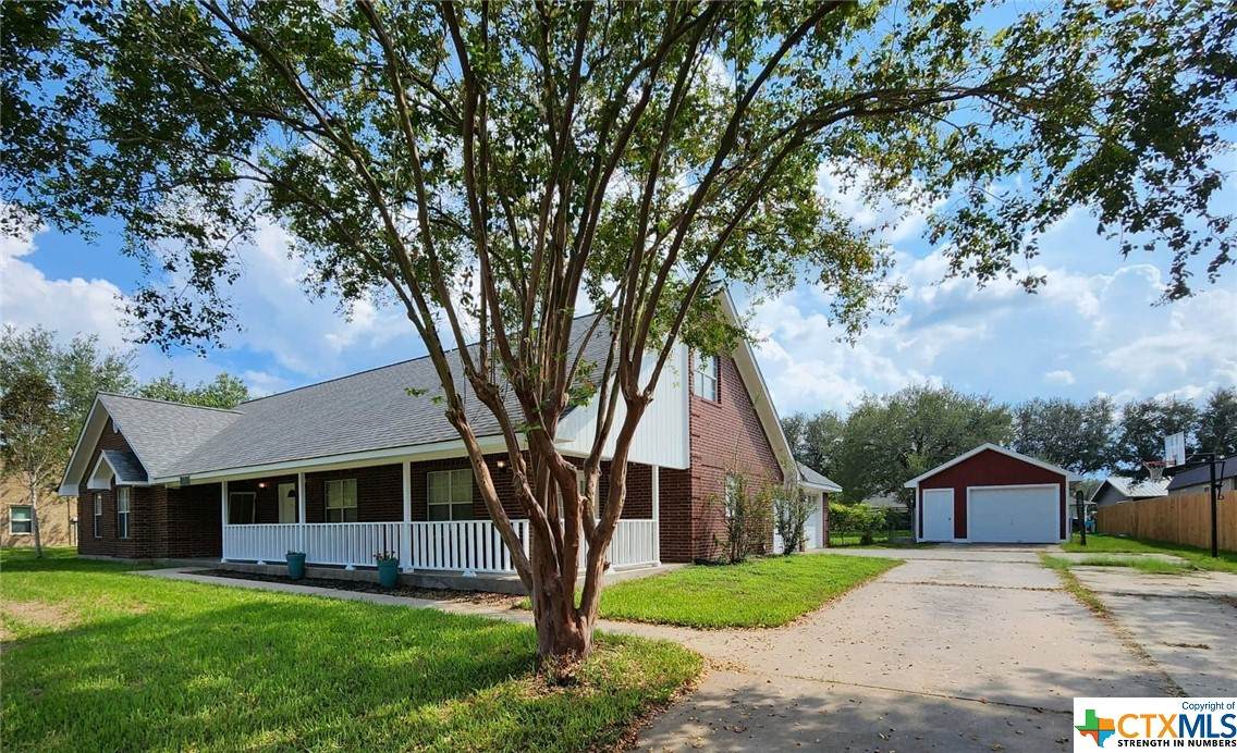 126 Lakeview Drive - Photo 1