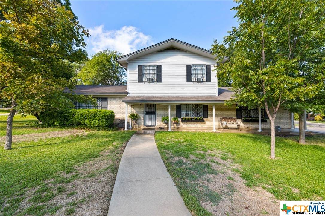 212 Highland Oaks Drive - Photo 1