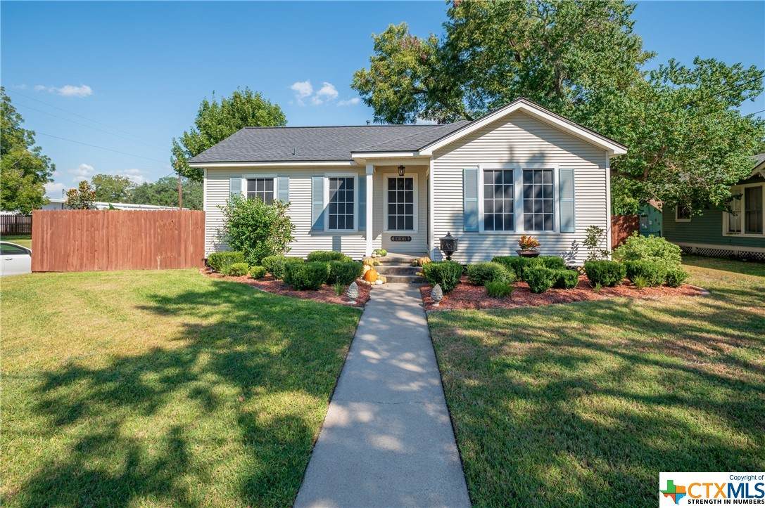 1308 De Leon Street - Photo 1