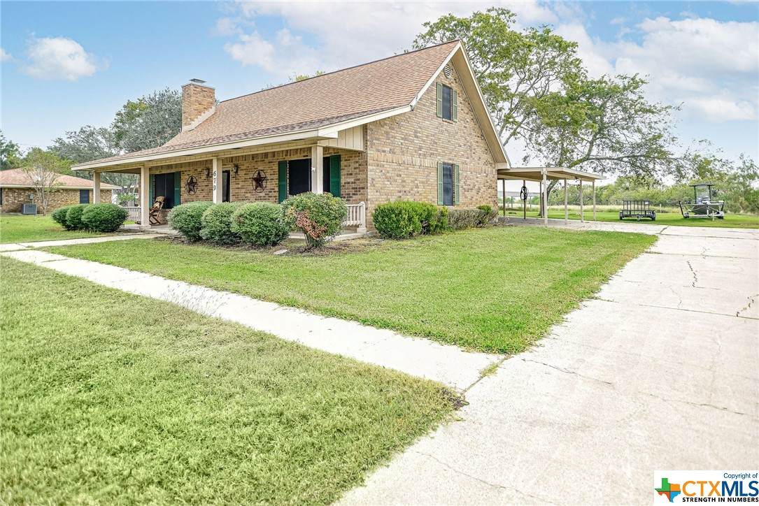 679 Royal Road - Photo 1