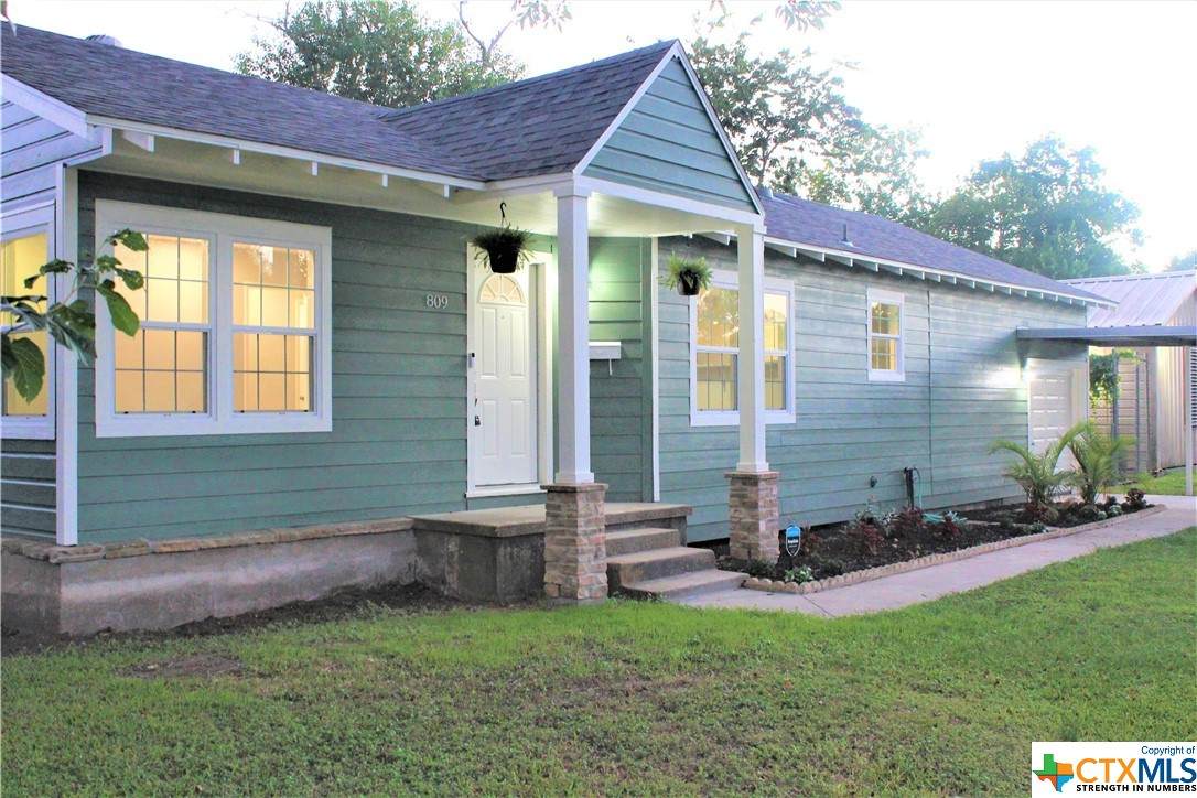 809 Anaqua Avenue - Photo 1