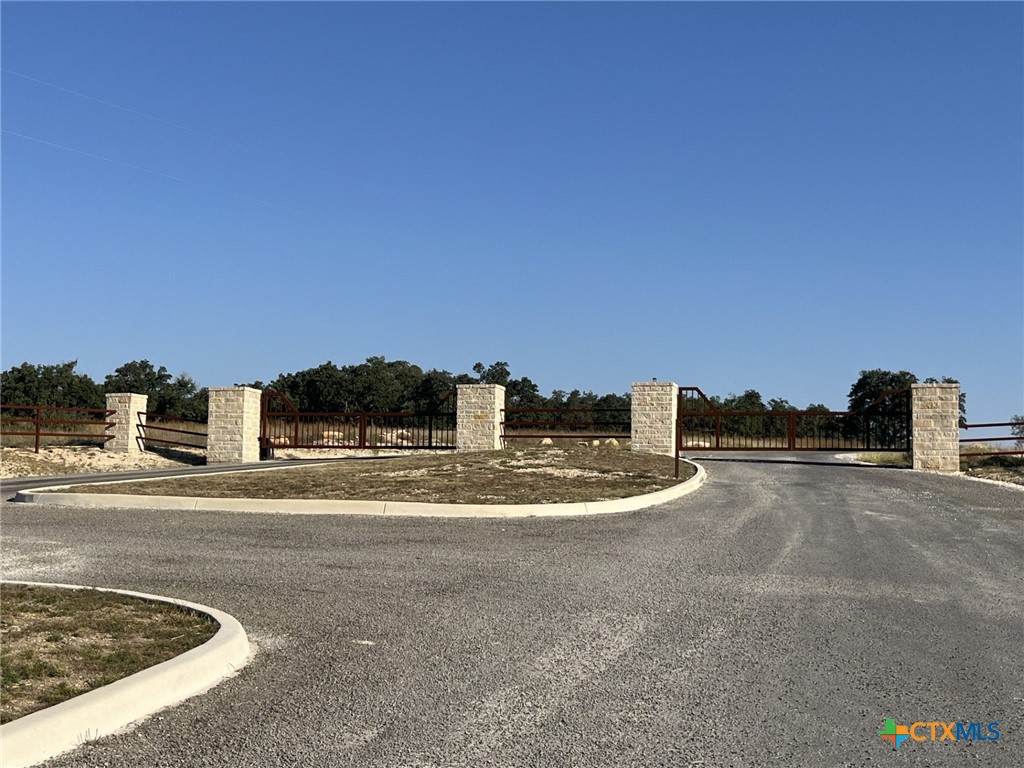 699 Whiskey Trail - Photo 1