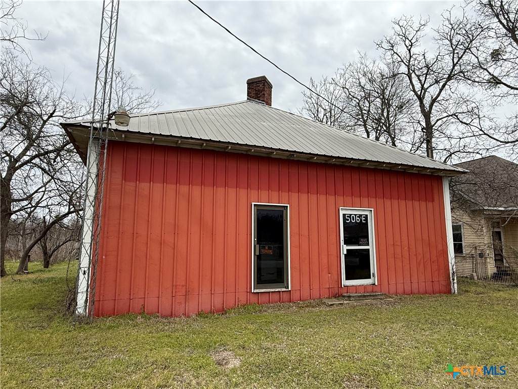 506 Cameron Avenue - Photo 1