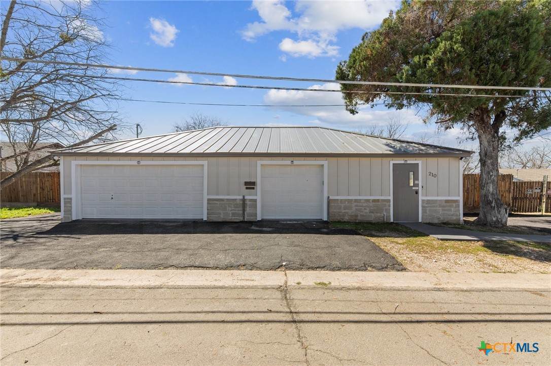 210 Dunn Avenue - Photo 1