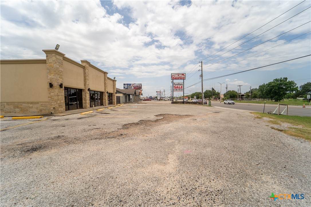 6602 Navarro Street - Photo 1