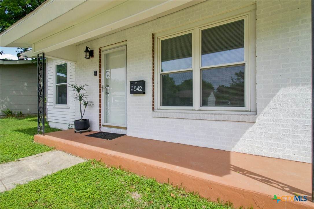 542 Williamsburg Place - Photo 1