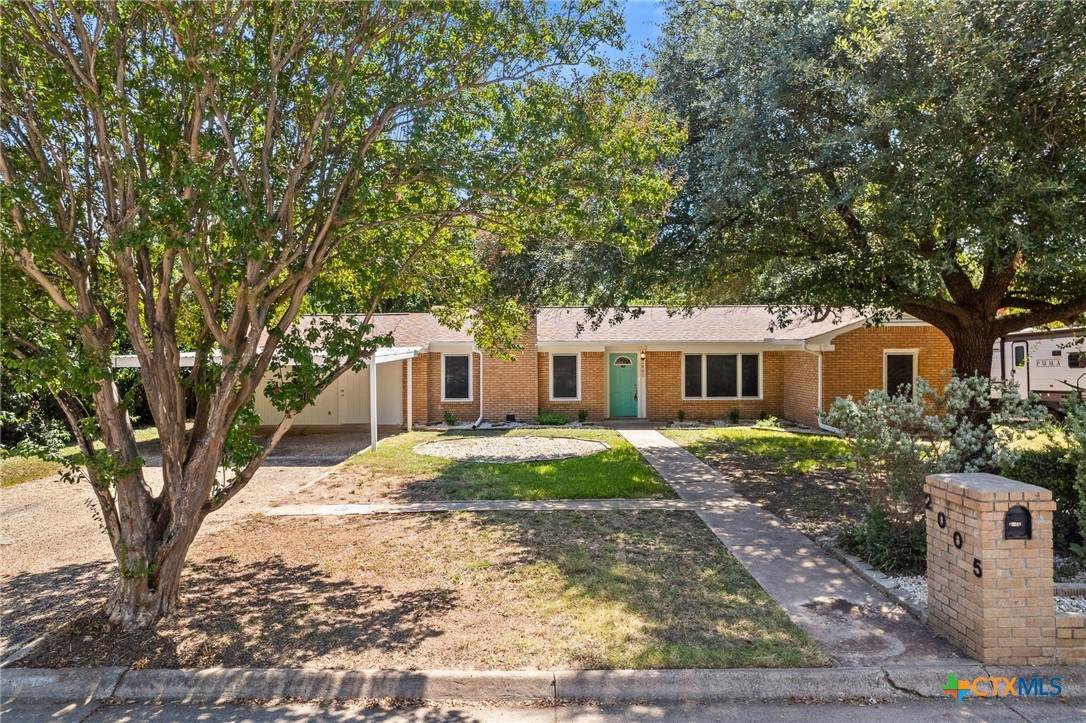 2005 Downing Street - Photo 1