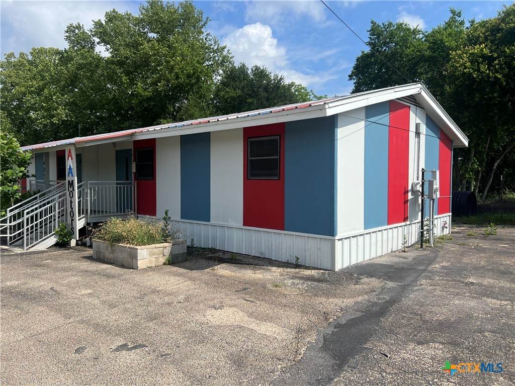 4851 Veterans Memorial Boulevard - Photo 1