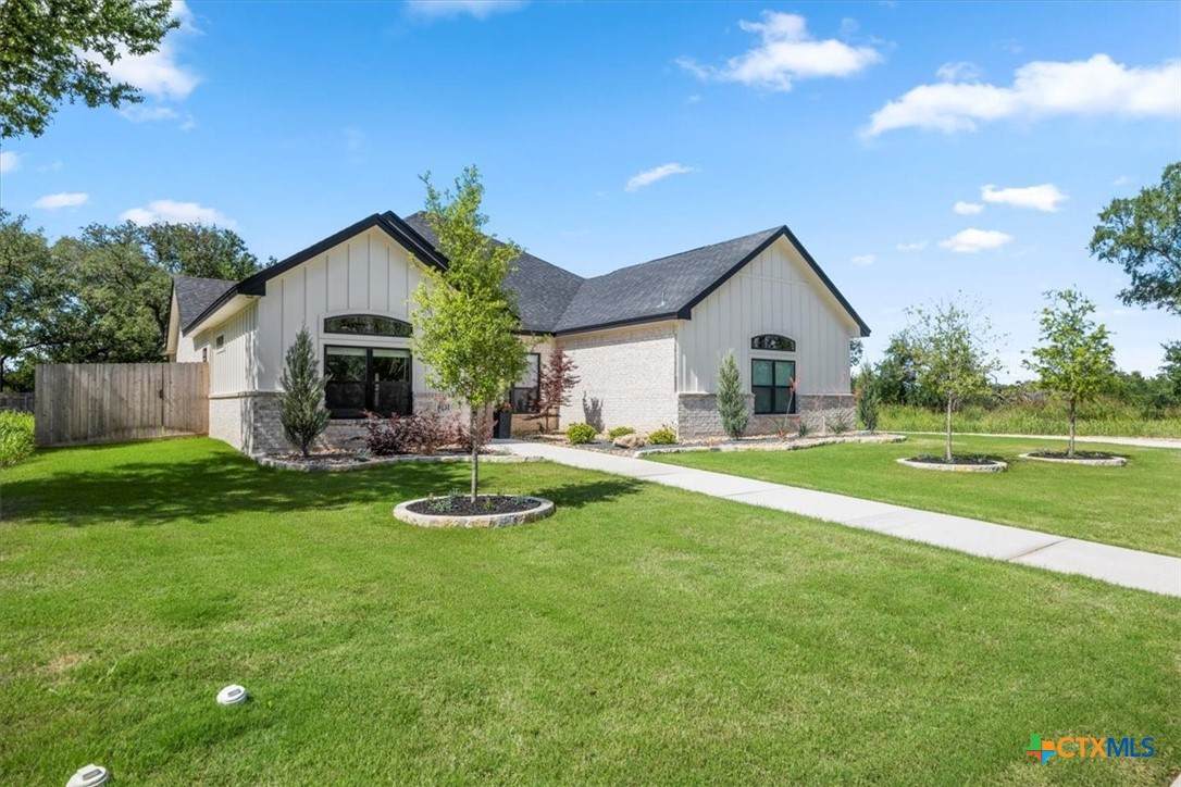 813 Eagle Heights Drive - Photo 1