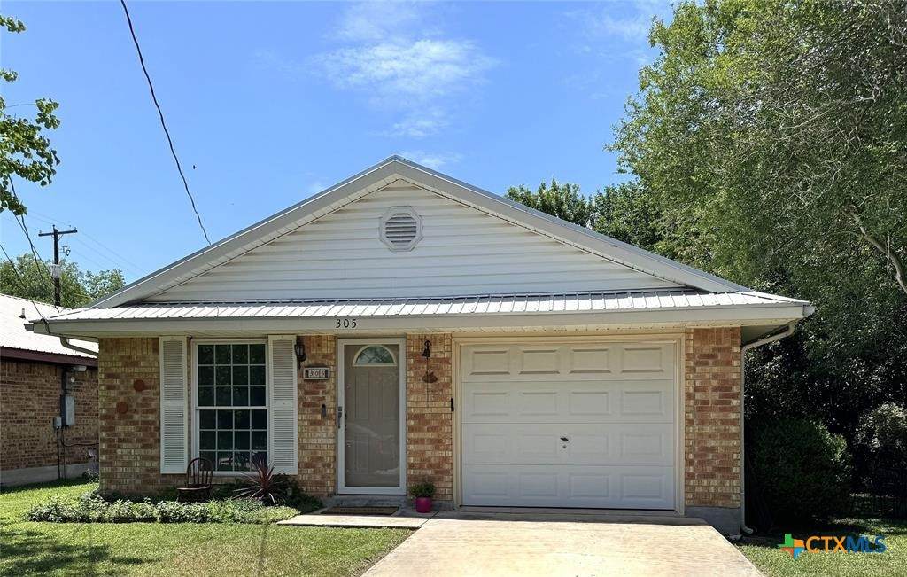 305 Ivy Avenue - Photo 1